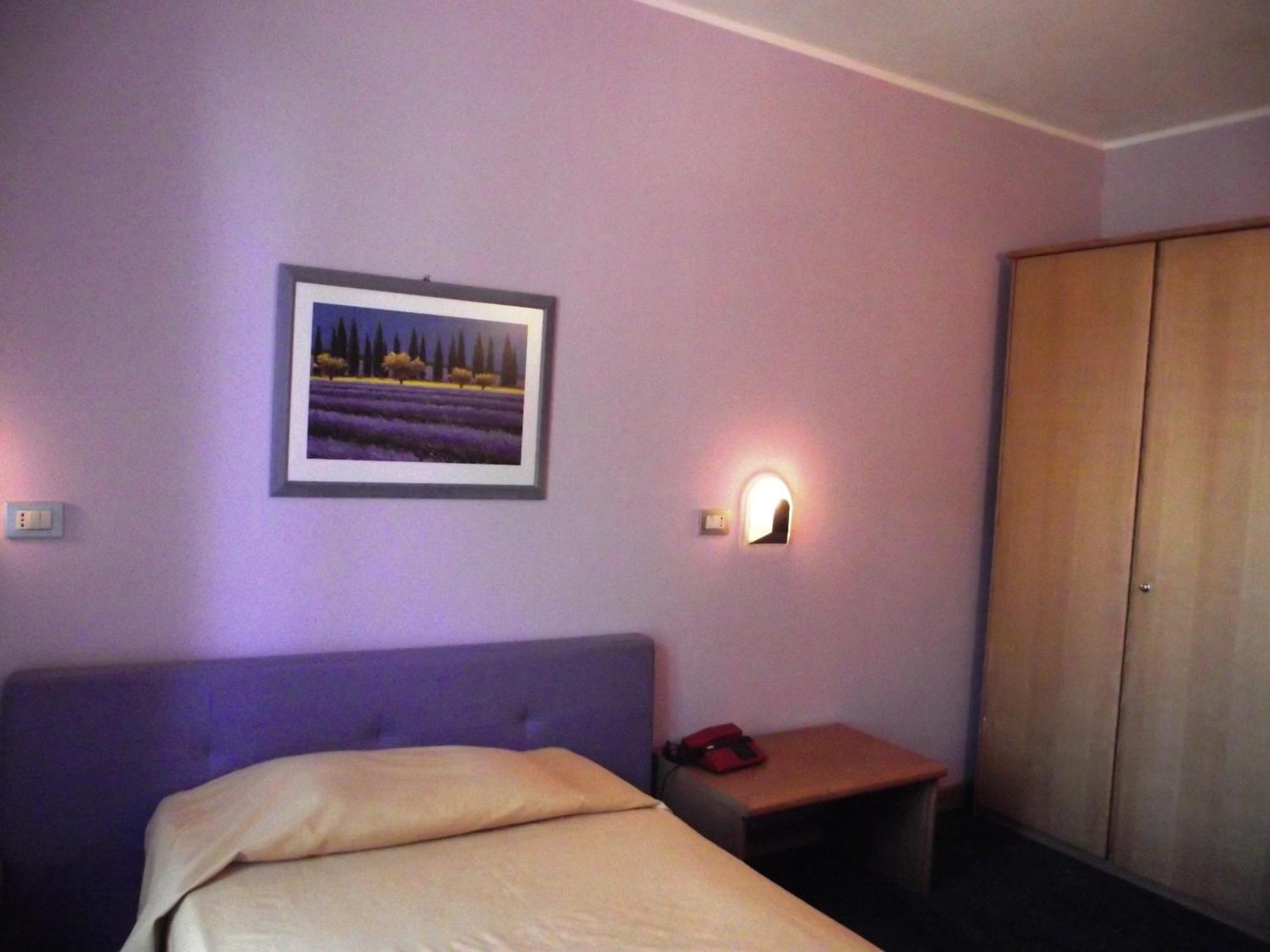 Hotel Ristorante Alla Campagna San Giovanni Lupatoto Zimmer foto
